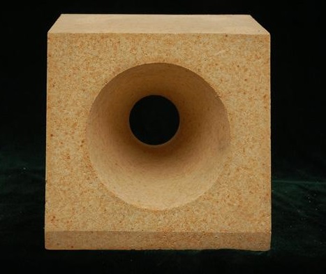 普通盛钢桶及吹氩搅拌用盛钢桶内衬的材质、使用和发展情况