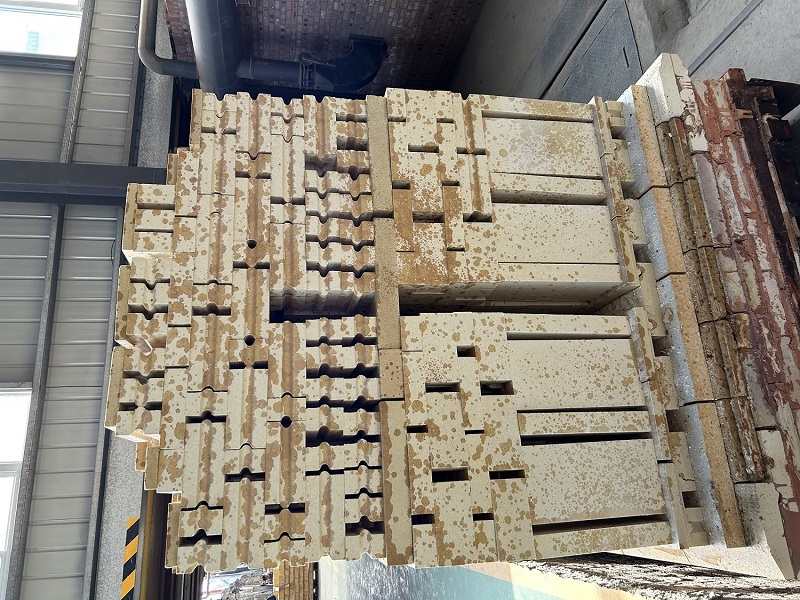 1679904106680719.jpg 硅砖.jpg