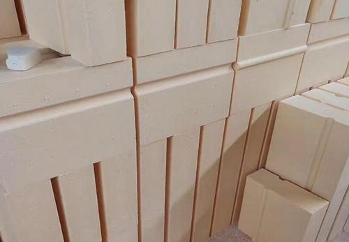 VOC真空吹氧脱碳炉各部位用耐火材料的使用特性