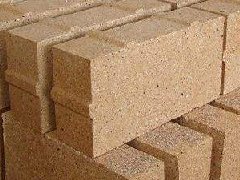 细磨机在耐火材料生产设备中的重要地位